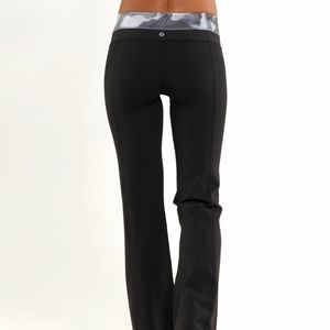 Lululemon EUC Black Coal White Groove Pant